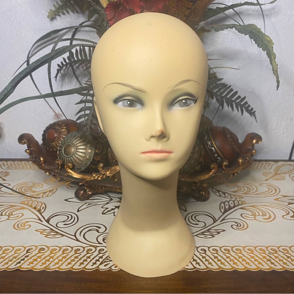 Mannequin Head